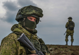Военнослужащий по контракту в Россию